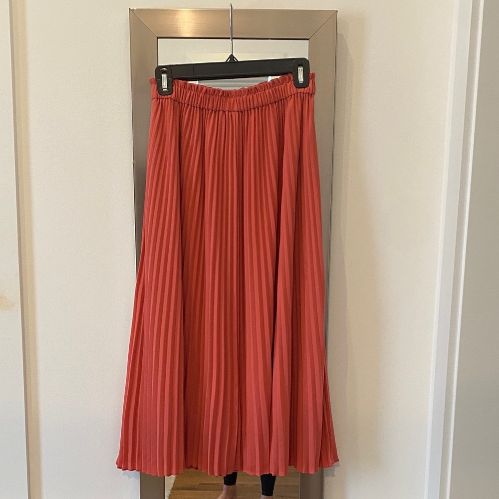 Elegant J Crew Coral Pleated Skirt
